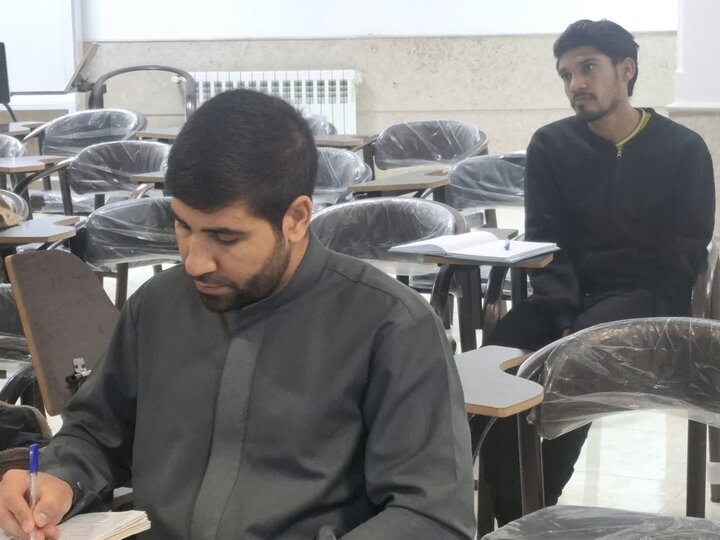 تصاویر/پنجمین دوره آموزش سبک زندگی با نهج البلاغه در مدرسه علمیه امام خمینی (ره) کاشان