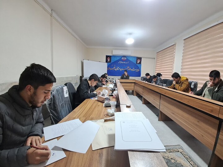 تصاویر / آزمون شناسایی دوره سیزدهم استعداد برتر حوزه‌های علمیه در زنجان