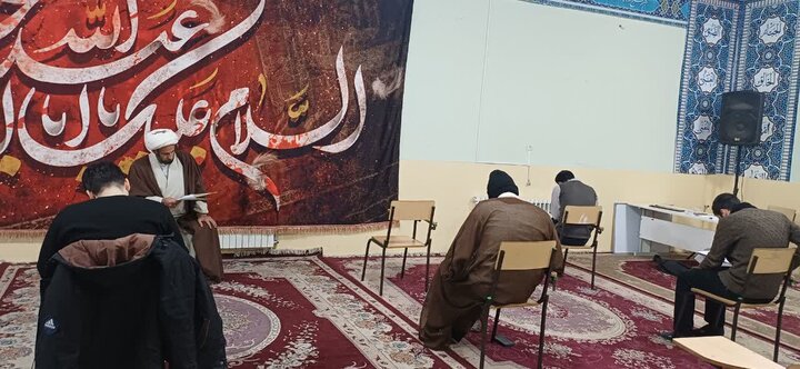 تصاویر/برگزاری آزمون شناسایی استعدادهای برتر حوزه‌ علمیه در استان لرستان