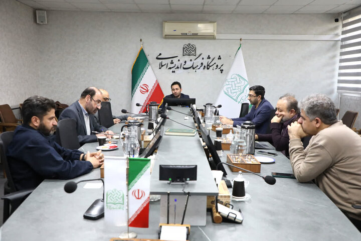 تصاویر/ برگزاری نشست علمی «بررسی تحلیلی بدن از منظر علم شناخت در سینمای تاریخی و دینی»