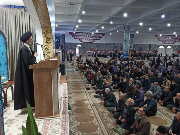 تصاویر/ نمازعبادی سیاسی جمعه کاشان