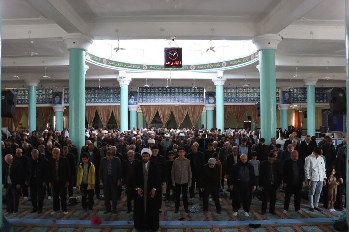 تصاویر/ اقامه نماز جمعه شهرستان تکاب