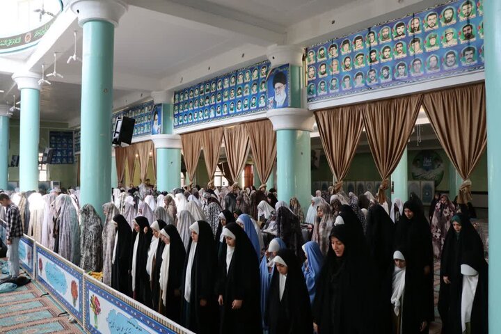 تصاویر/ اقامه نماز جمعه شهرستان تکاب