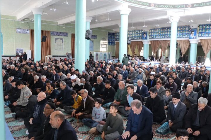 تصاویر/ اقامه نماز جمعه شهرستان تکاب