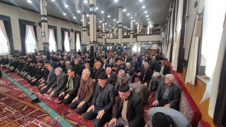 تصاویر/ اقامه نماز جمعه شهرستان چهاربرج