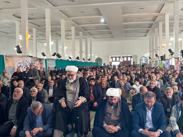 تصاویر/اقامه نماز عبادی سیاسی جمعه در مصلی امام علی (ع)ساوه