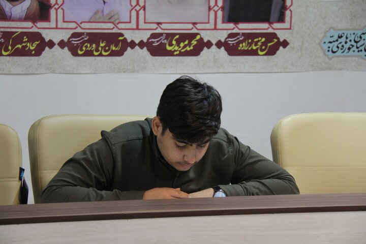 تصاویر/ آزمون استعدادسنجی طلاب حوزه علمیه بوشهر