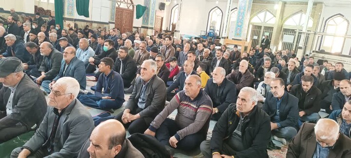 نمازجمعه میانه به روایت تصویر