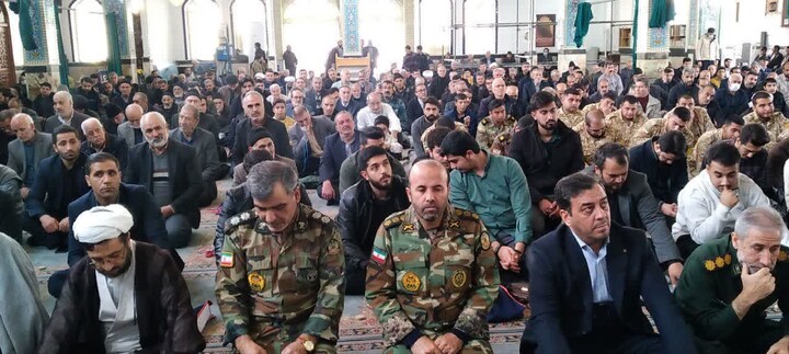 نمازجمعه میانه به روایت تصویر