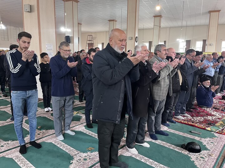 نمازجمعه هادیشهر به روایت تصویر