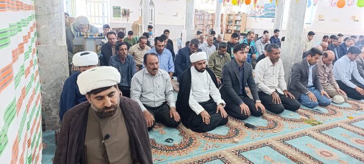 تصاویر/ اقامه نماز جمعه شهر نودژ