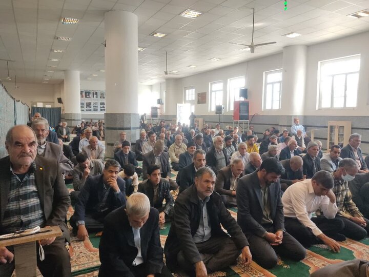 تصاویر/ اقامه نماز جمعه شهر کشکوئیه