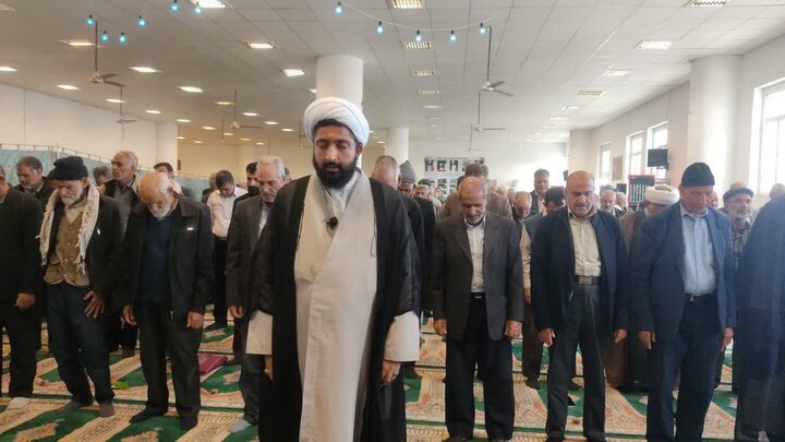 تصاویر/ اقامه نماز جمعه شهر کشکوئیه