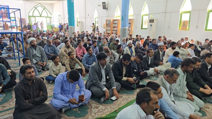 تصاویر/ اقامه نماز جمعه شهر ریگان