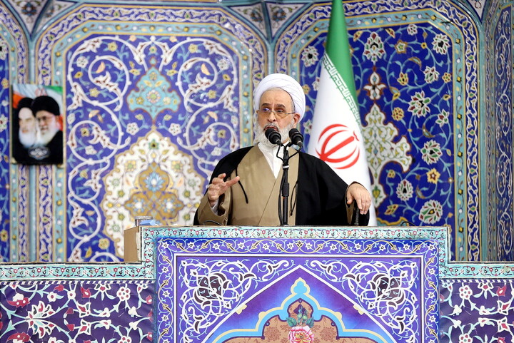 تصاویر/ اقامه نماز جمعه قم