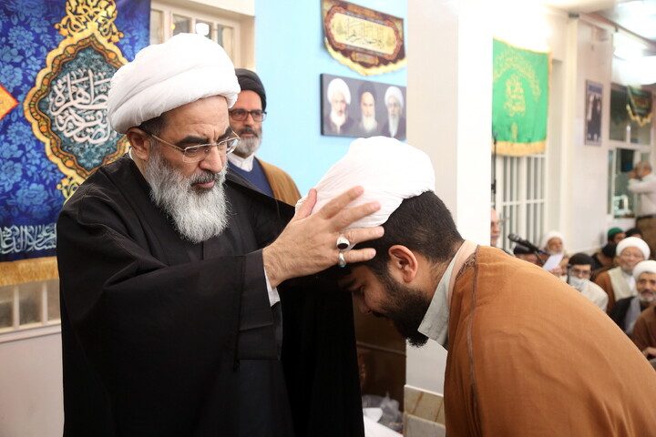 تصاویر/ جشن میلادحضرت زهرا(س) و آئین عمامه گذاری طلاب