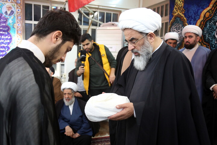 تصاویر/ جشن میلادحضرت زهرا(س) و آئین عمامه گذاری طلاب