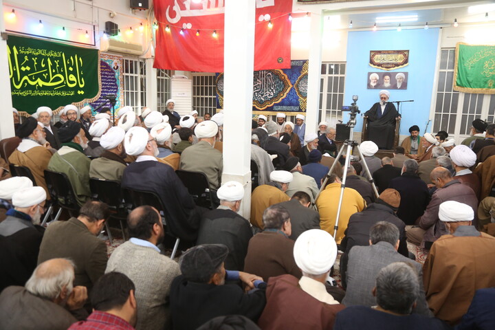 تصاویر/ جشن میلادحضرت زهرا(س) و آئین عمامه گذاری طلاب