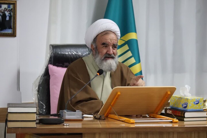 تصاویر / دیدار مادحین، شعرا و هیات مذهبی با امام جمعه شهرستان مرند