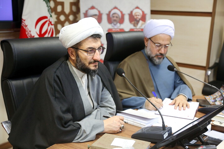 تصاویر/ نشست معاون پژوهش حوزه های علمیه با برگزیدگان جشنواره علامه حلی