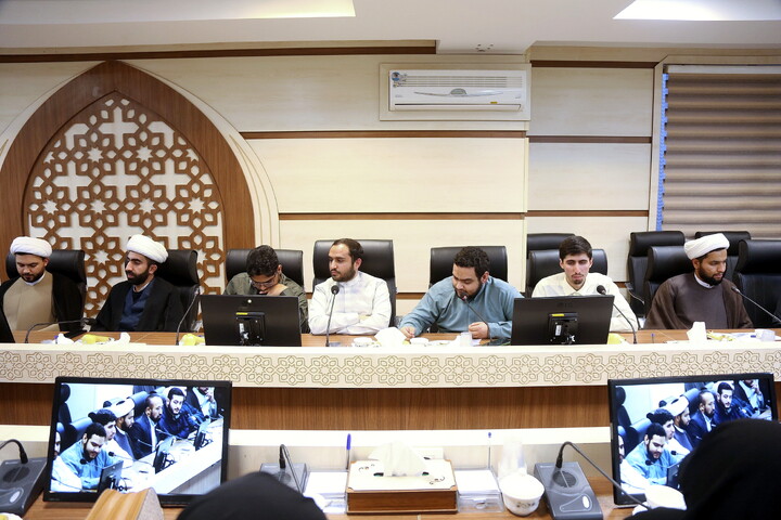 تصاویر/ نشست معاون پژوهش حوزه های علمیه با برگزیدگان جشنواره علامه حلی