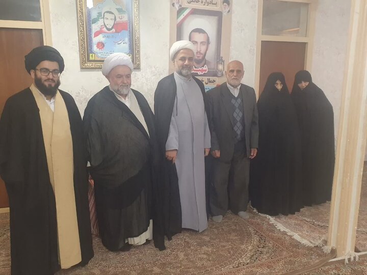 تکریم خانواده شهدای روحانی لنگرود به مناسبت روز مادر