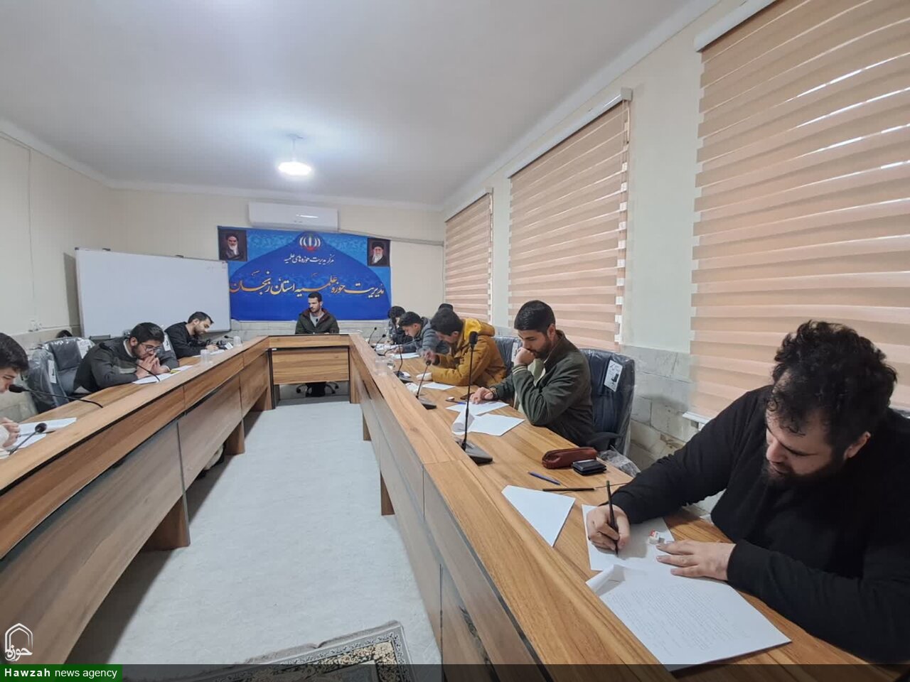 تصاویر / آزمون شناسایی دوره سیزدهم استعداد برتر حوزه‌های علمیه در زنجان