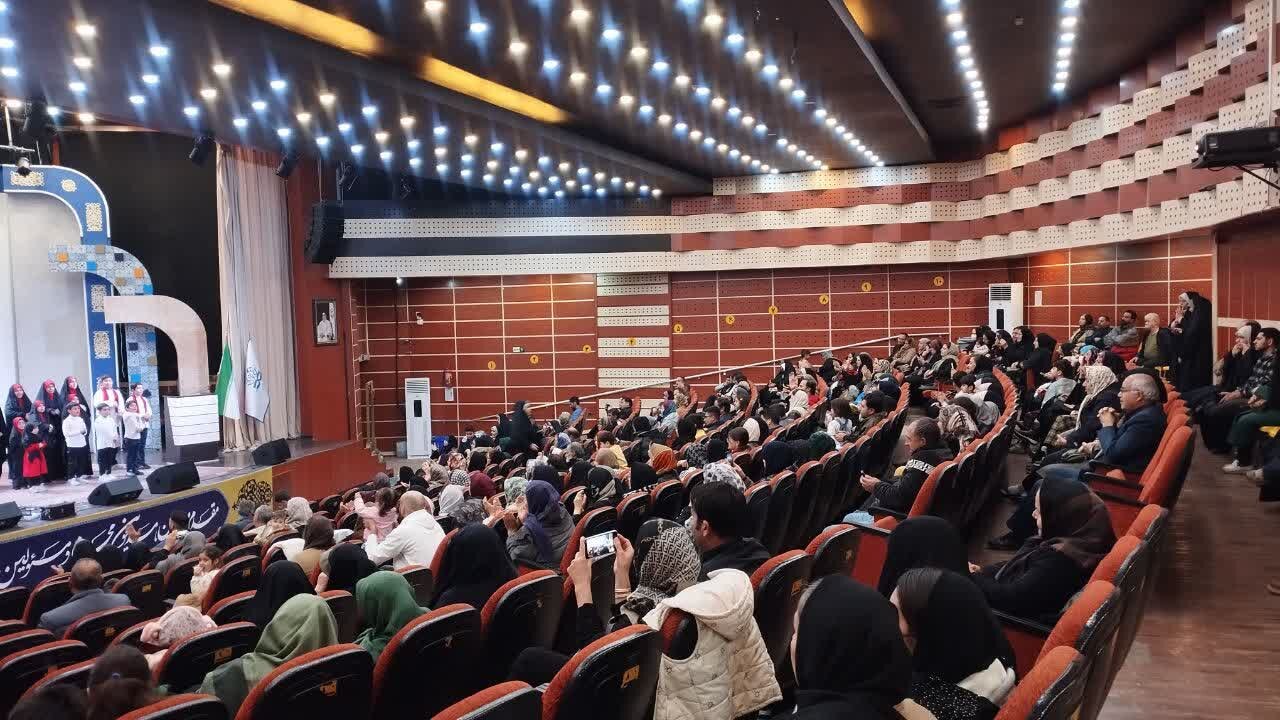 فیلم| جشن بزرگ کوثر در فرهنگسرای شهر اراک