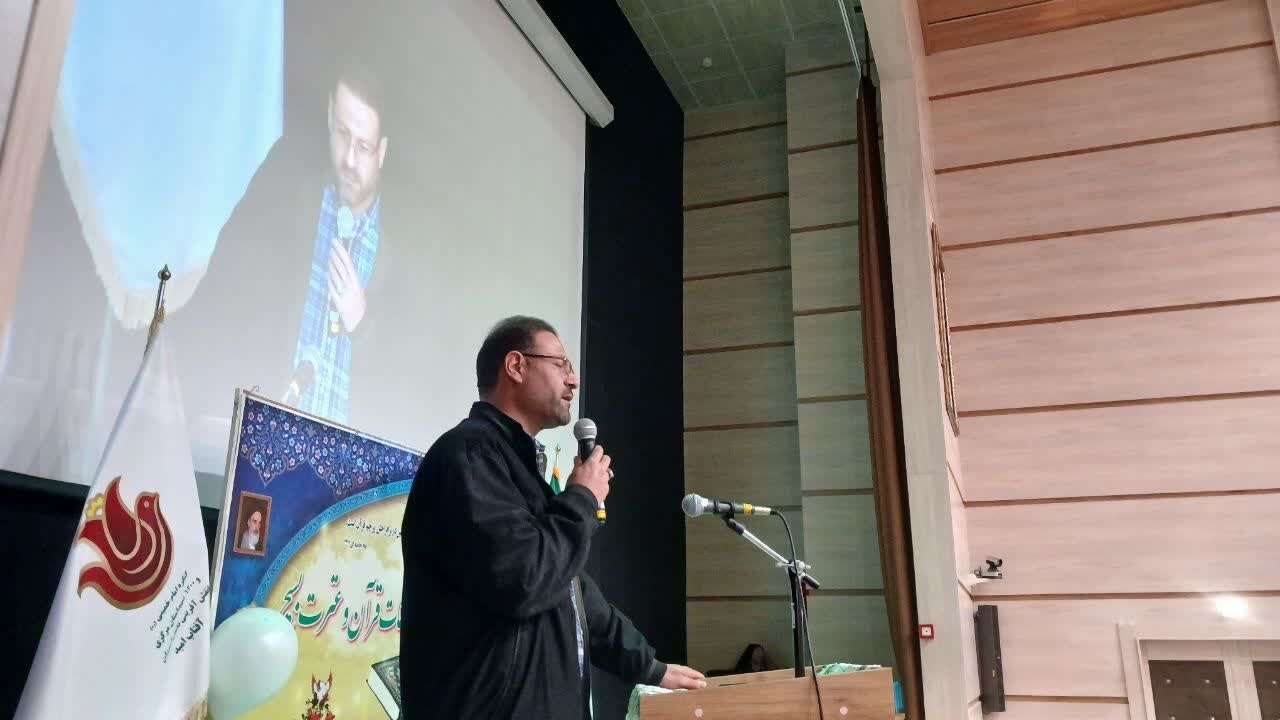 تصاویر/ برگزاری مراسم تجلیل از برگزیدگان مسابقات قرآن در خمین