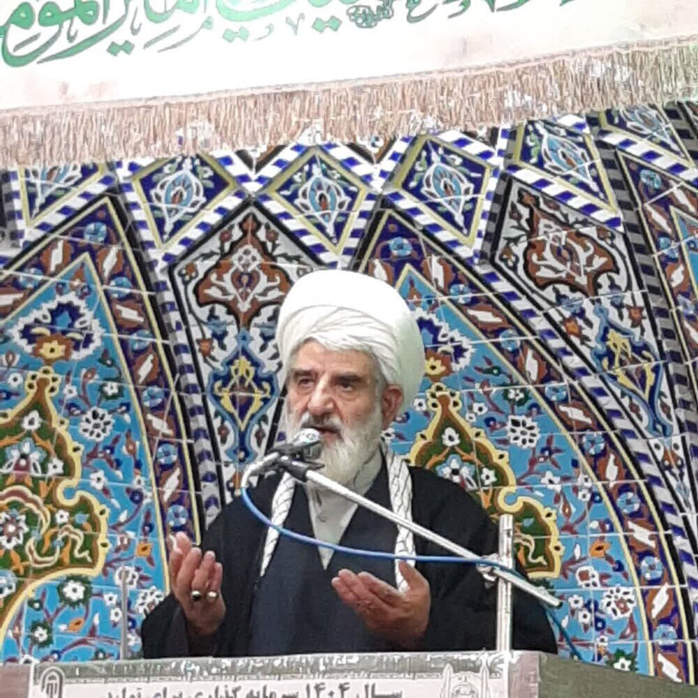 دانشجویان با بصیرت افزایی روحیه ضد استکباری و ضد سلطه‌گری را حفظ نمایند