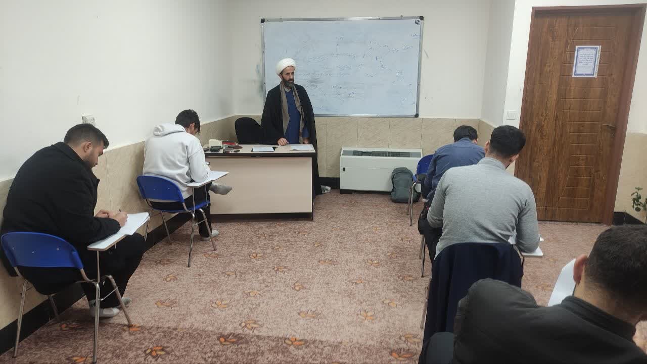 تصاویر/ آزمون‌های استعدادهای برتر حوزوی در سنندج