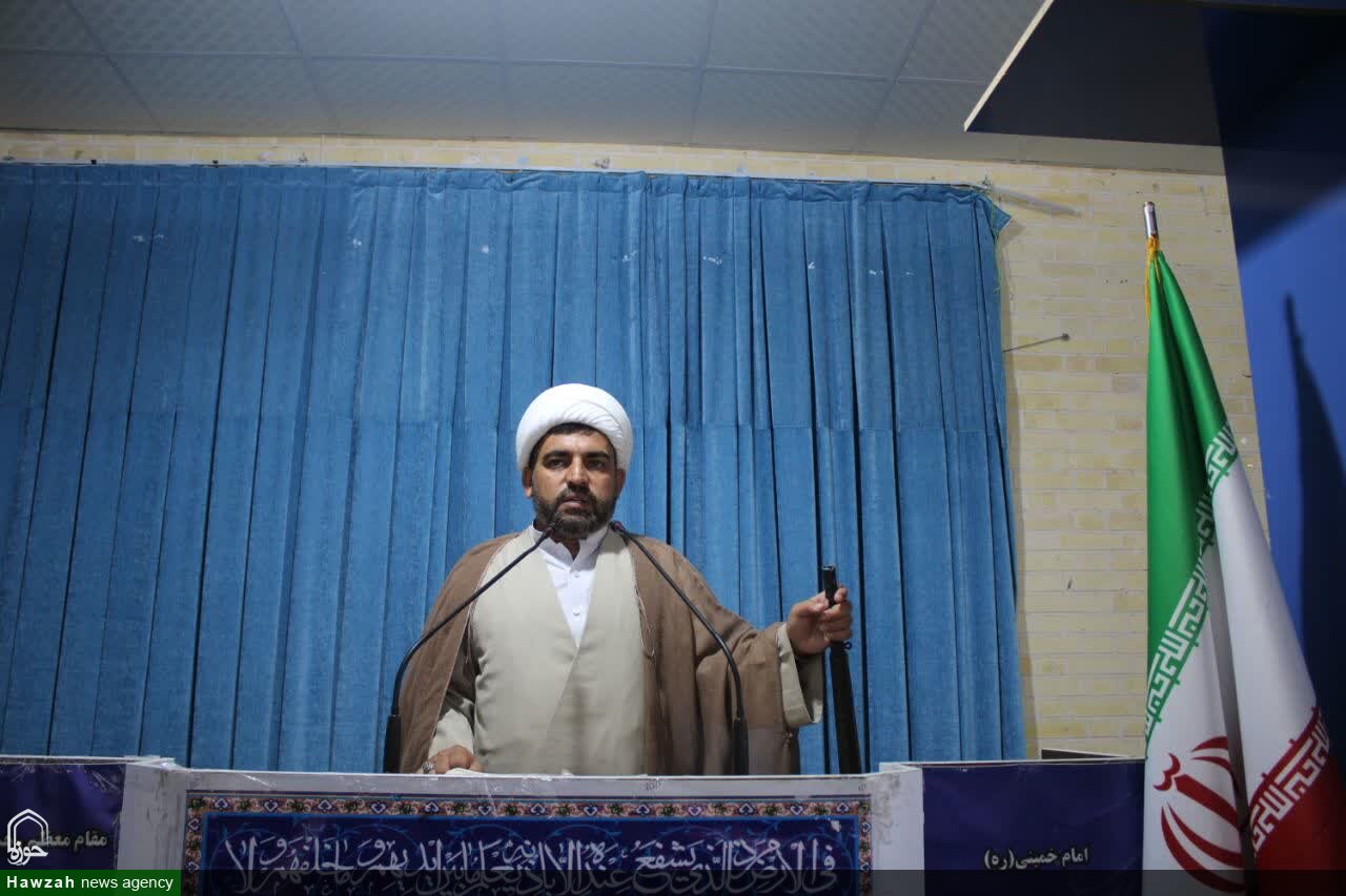 حوزه و دانشگاه در کنار هم می‌توانند مشکلات را حل کنند