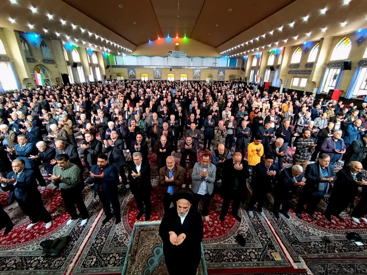 تصاویر/ اقامه نماز جمعه شهرستان سلماس