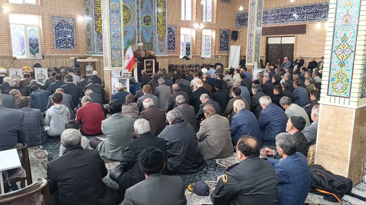 تصاویر/ اقامه نماز جمعه نقده