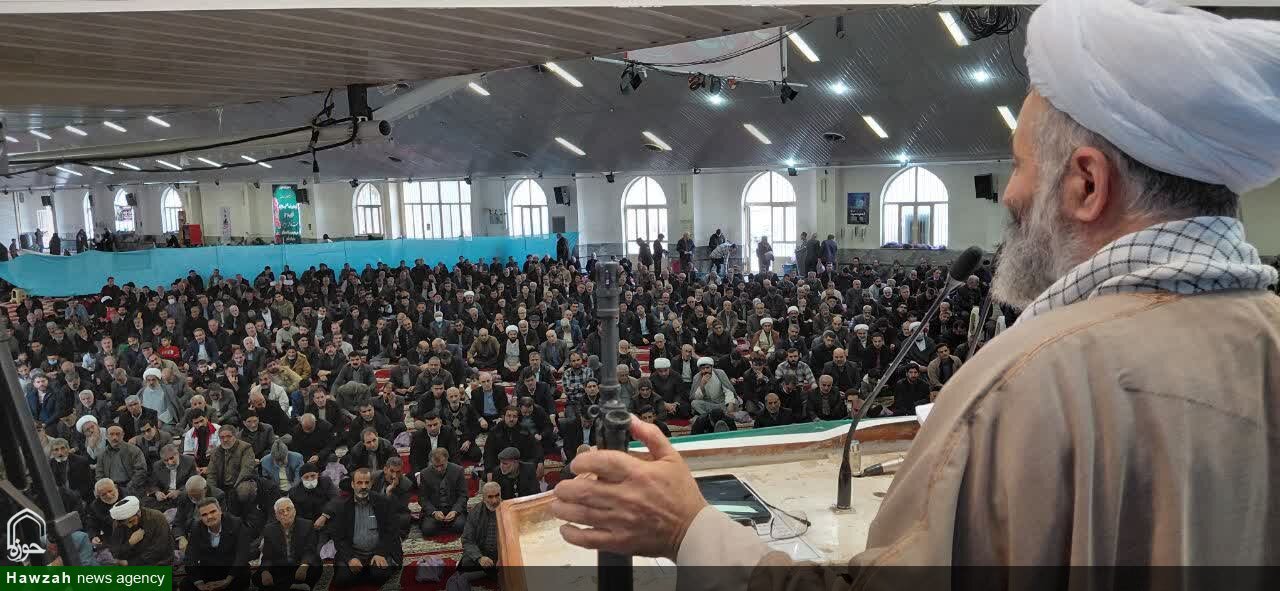 تصاویر / اقامه نماز جمعه نهاوند