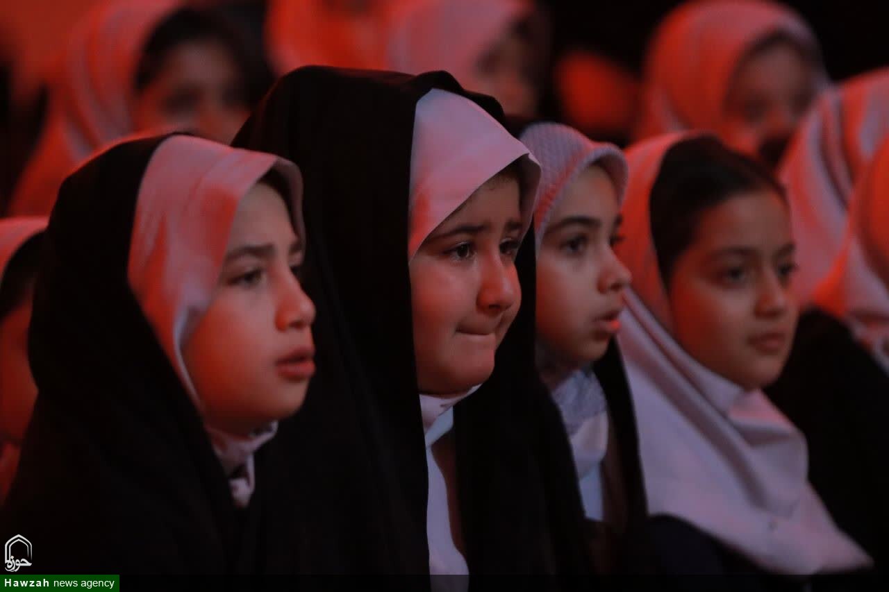 آشنایی ۲۰۰ دانشآموز با فرهنگ مسجدی در حسینیه اعظم زنجان + عکس