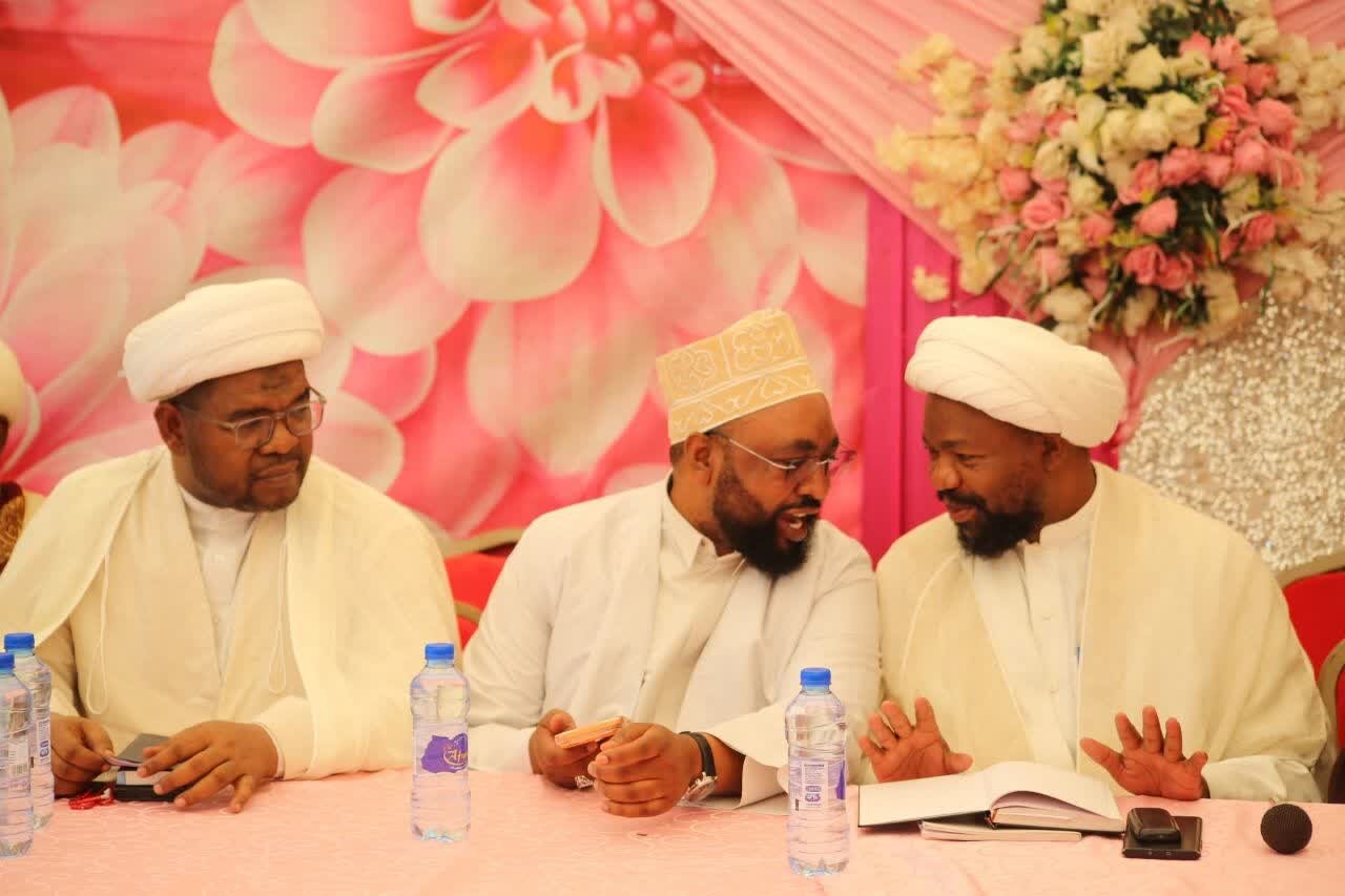Sheikh Mkuu wa Jumuiya ya Shia Tanzania (TIC) Ahudhuria Hafla ya Ndoa ya Vijana 100 Jijini Tanga