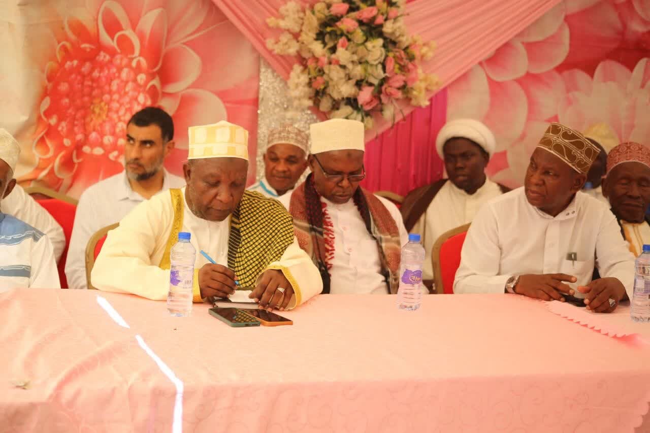 Sheikh Mkuu wa Jumuiya ya Shia Tanzania (TIC) Ahudhuria Hafla ya Ndoa ya Vijana 100 Jijini Tanga