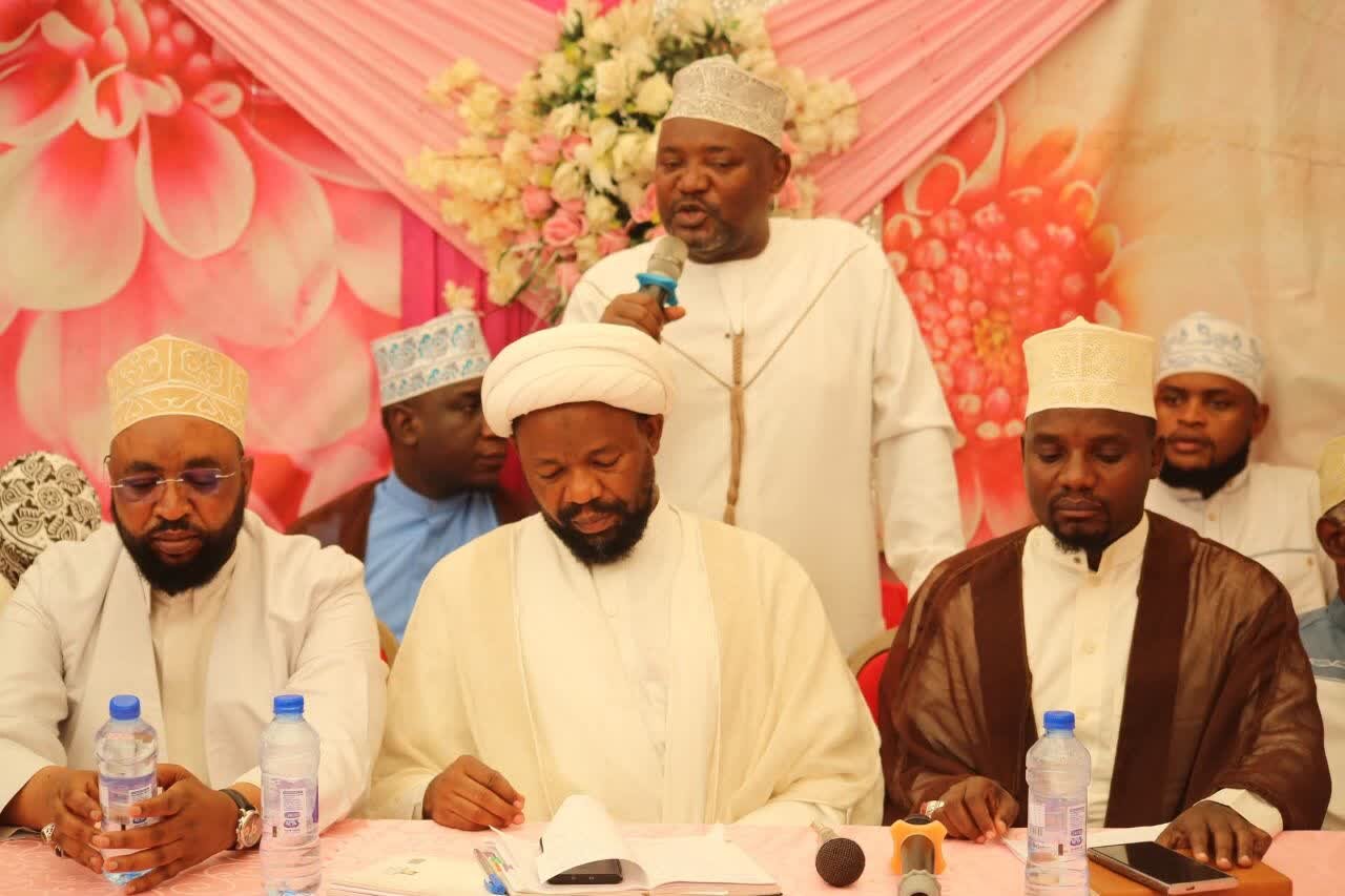Sheikh Mkuu wa Jumuiya ya Shia Tanzania (TIC) Ahudhuria Hafla ya Ndoa ya Vijana 100 Jijini Tanga
