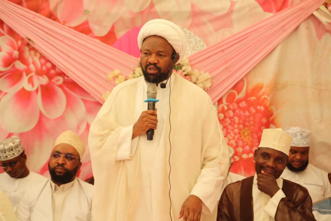 Sheikh Mkuu wa Jumuiya ya Shia Tanzania (TIC) Ahudhuria Hafla ya Ndoa ya Vijana 100 Jijini Tanga + Picha