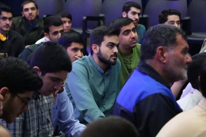 تصاویر/ محفل قرآن و عترت طلاب مدارس آیت‌الله مجتهدی و آیت‌الله حق‌شناس