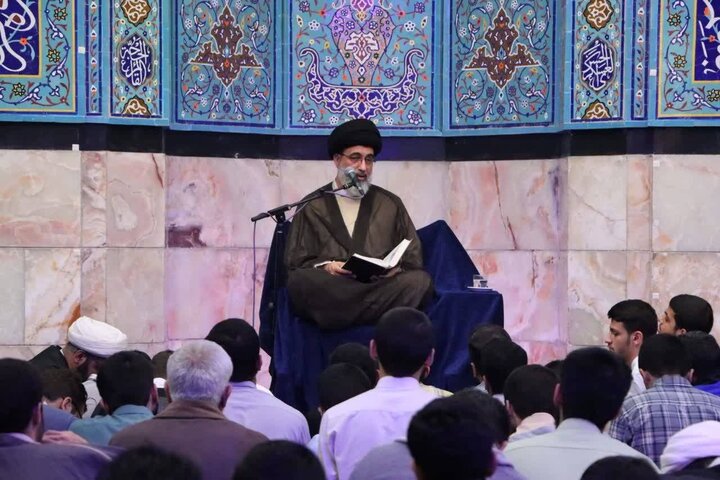 تصاویر/ محفل قرآن و عترت طلاب مدارس آیت‌الله مجتهدی و آیت‌الله حق‌شناس