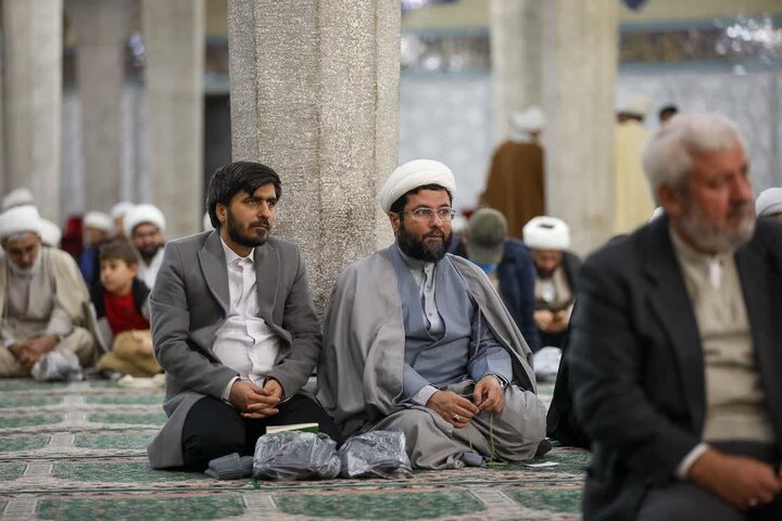 تصاویر / دیدار امام جمعه قزوین با  طلاب قزوینی مقیم قم در مدرسه فیضیه  شهر مقدس قم