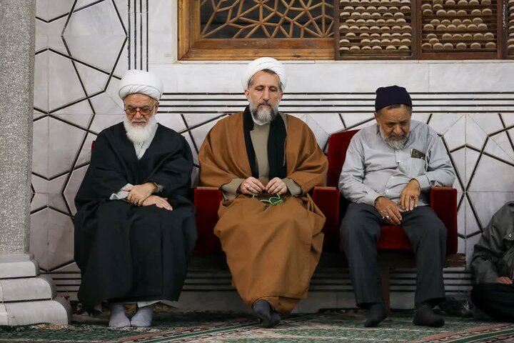 تصاویر / دیدار امام جمعه قزوین با  طلاب قزوینی مقیم قم در مدرسه فیضیه  شهر مقدس قم