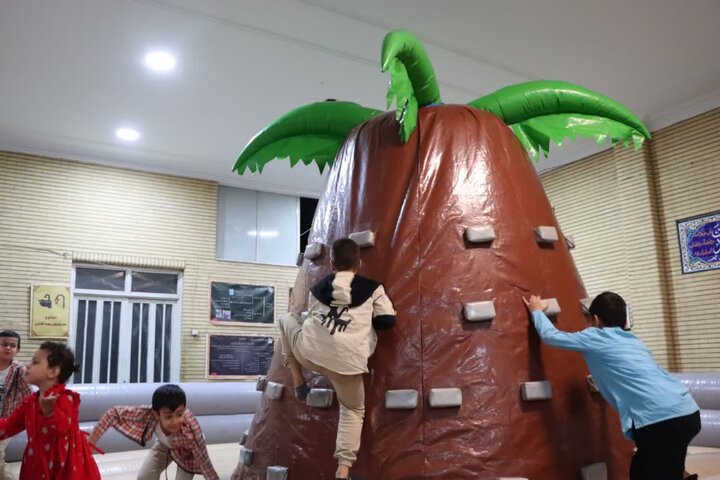 تصاویر/ جشن ولادت حضرت زهرا (س) و تکریم خانواده‌های اساتید و طلاب