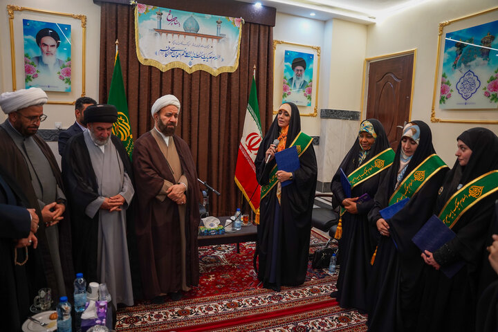 تصاویر| دیدار همسر سردار شهید حاج رمضان با تولیت آستان مقدس حضرت شاهچراغ(ع)