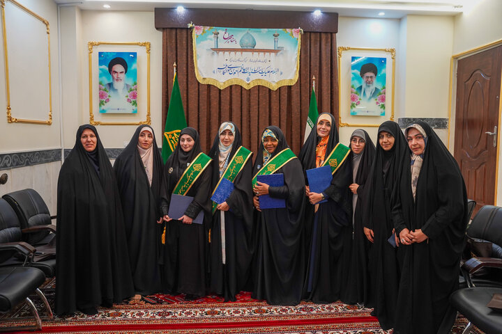 تصاویر| دیدار همسر سردار شهید حاج رمضان با تولیت آستان مقدس حضرت شاهچراغ(ع)