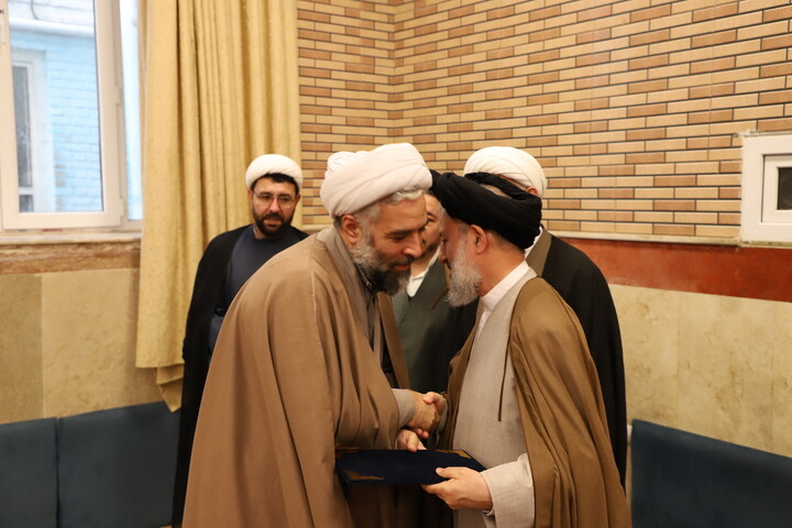 تصاویر/ آیین تکریم و معارفه سرپرست مدرسه علمیه امیرالمومنین (ع) تبریز