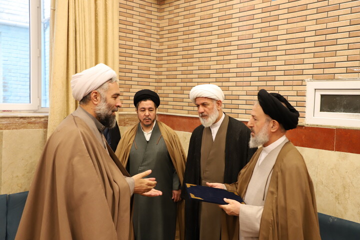 تصاویر/ آیین تکریم و معارفه سرپرست مدرسه علمیه امیرالمومنین (ع) تبریز