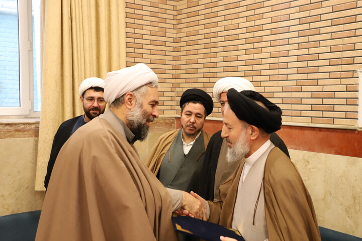 تصاویر/ آیین تکریم و معارفه سرپرست مدرسه علمیه امیرالمومنین (ع) تبریز